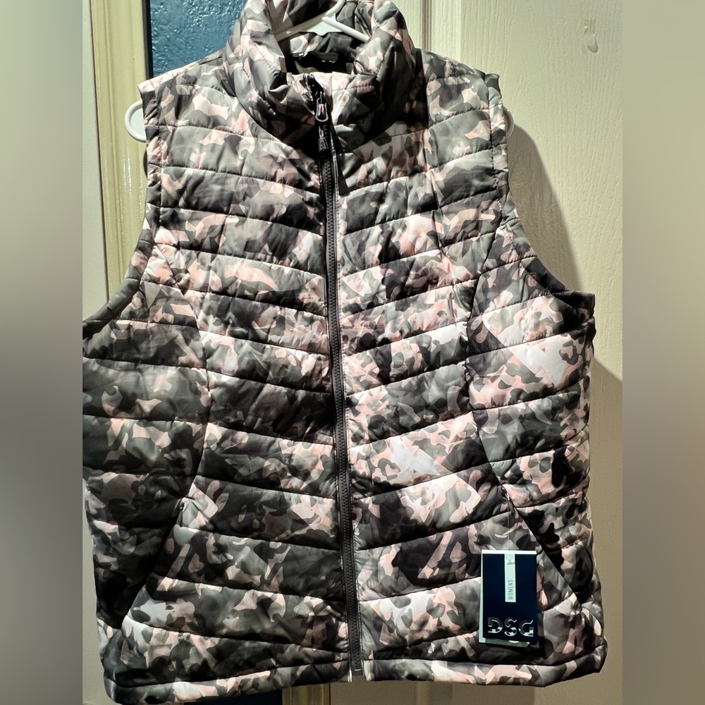 DSG Puffer Vest